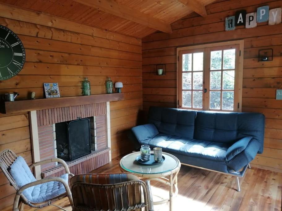 Chalet En Pleine Nature Au Bord D'Un Etang Lanvallay المظهر الخارجي الصورة