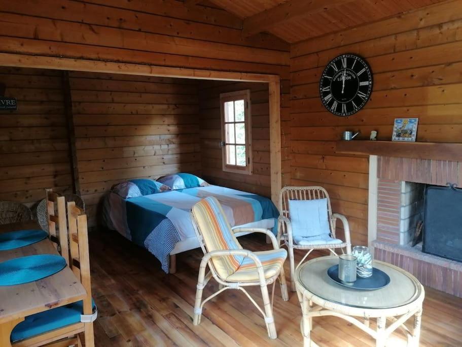 Chalet En Pleine Nature Au Bord D'Un Etang Lanvallay المظهر الخارجي الصورة